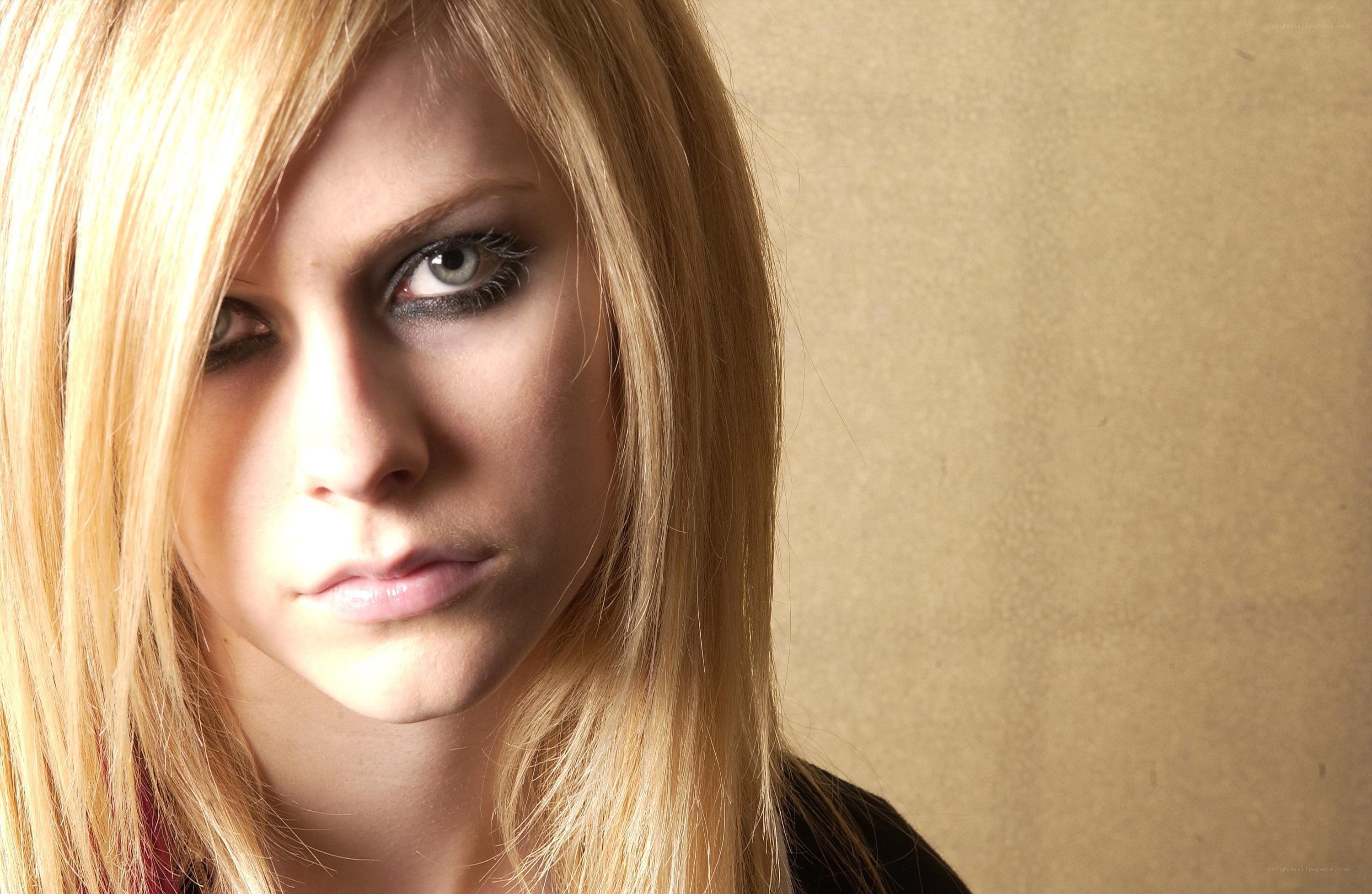 Avril Lavigne portrait