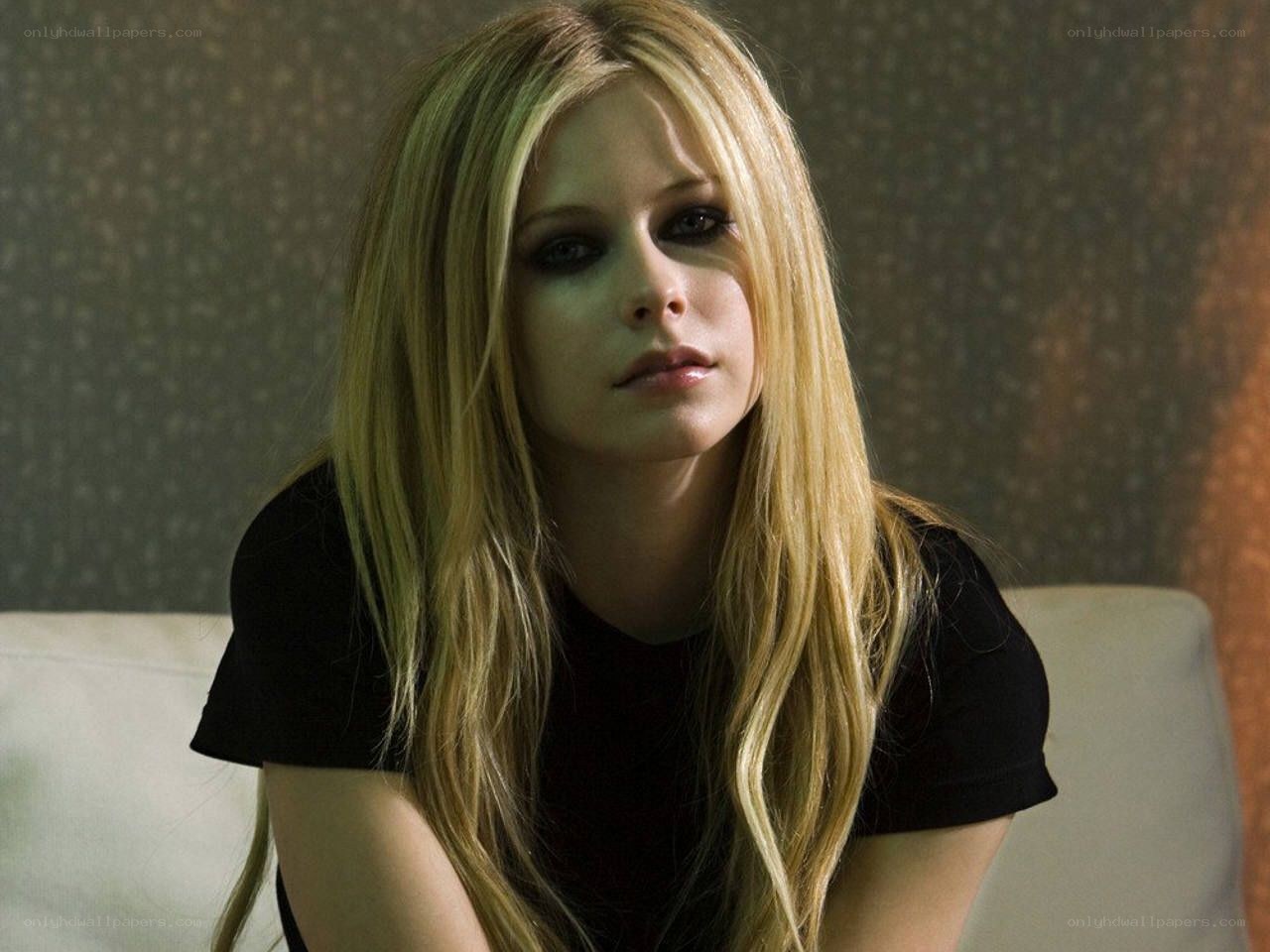 Avril Lavigne portrait