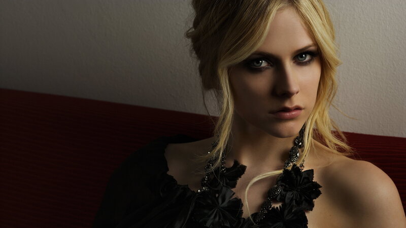 Avril Lavigne portrait