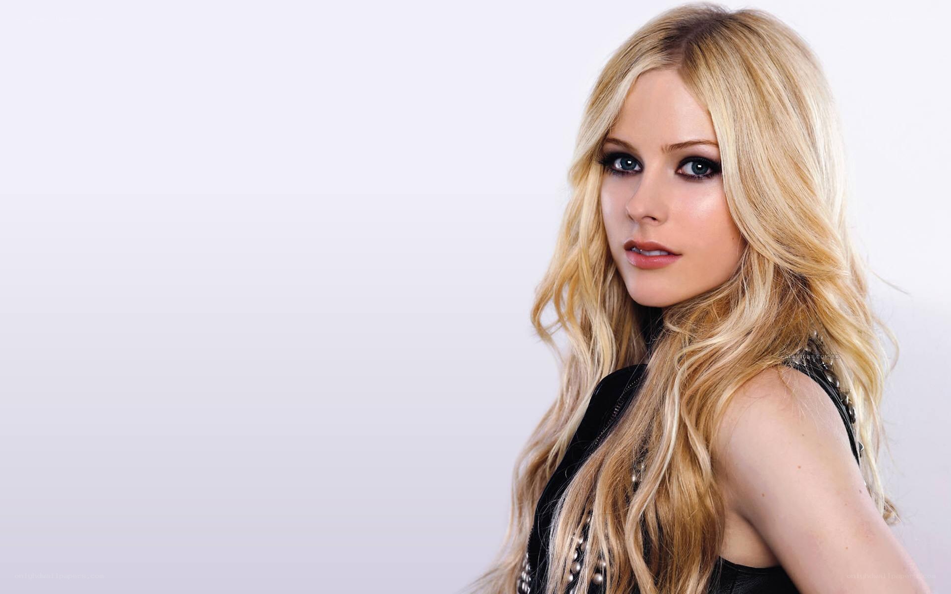 Avril Lavigne portrait