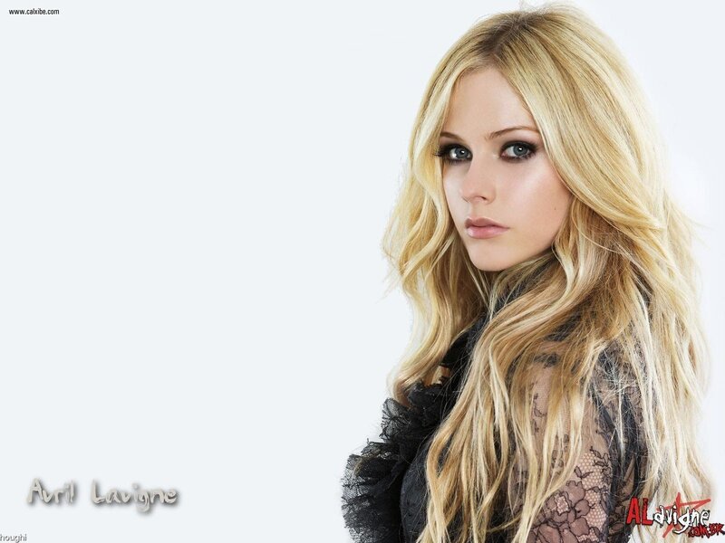 Avril Lavigne Portrait — Blonde