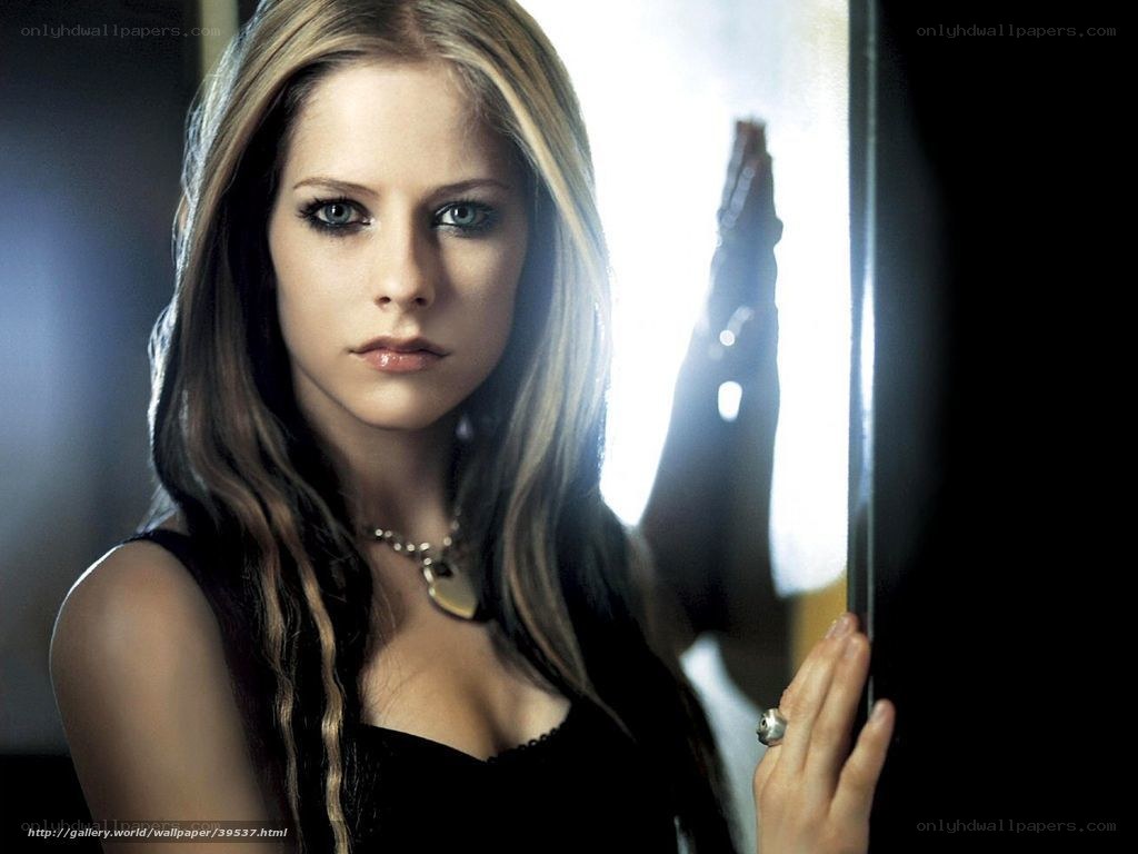 Avril Lavigne portrait