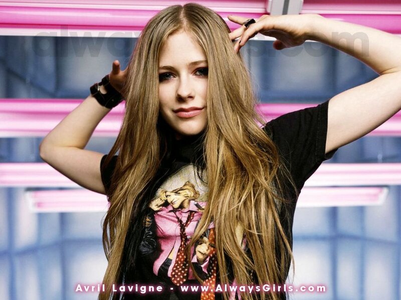 Avril Lavigne posing with long hair