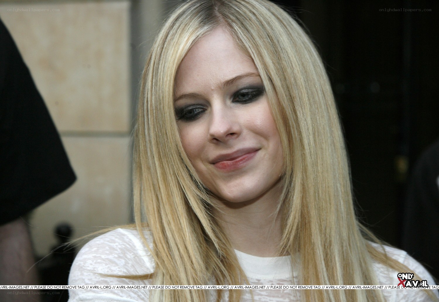 Avril Lavigne smiling