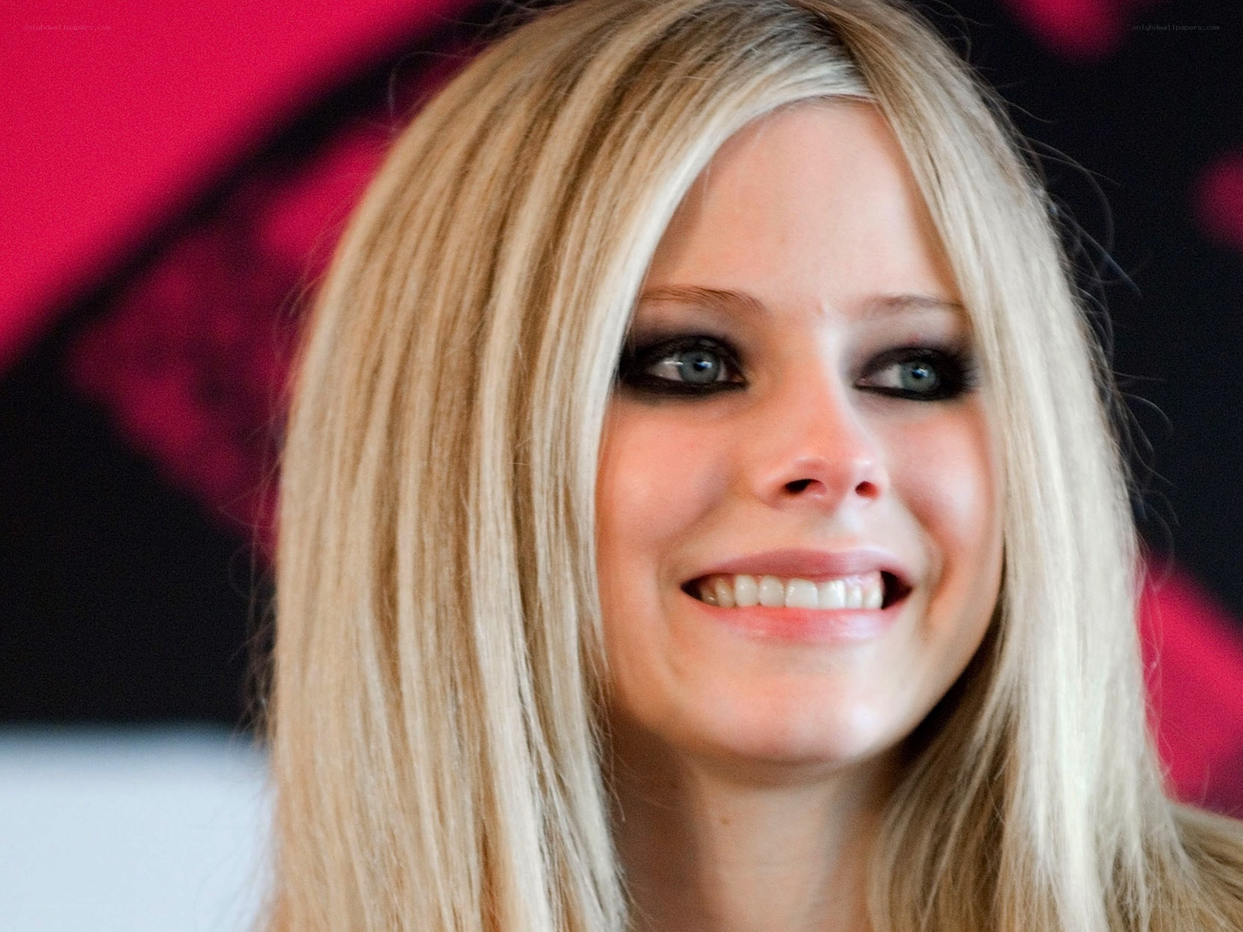 Avril Lavigne smiling