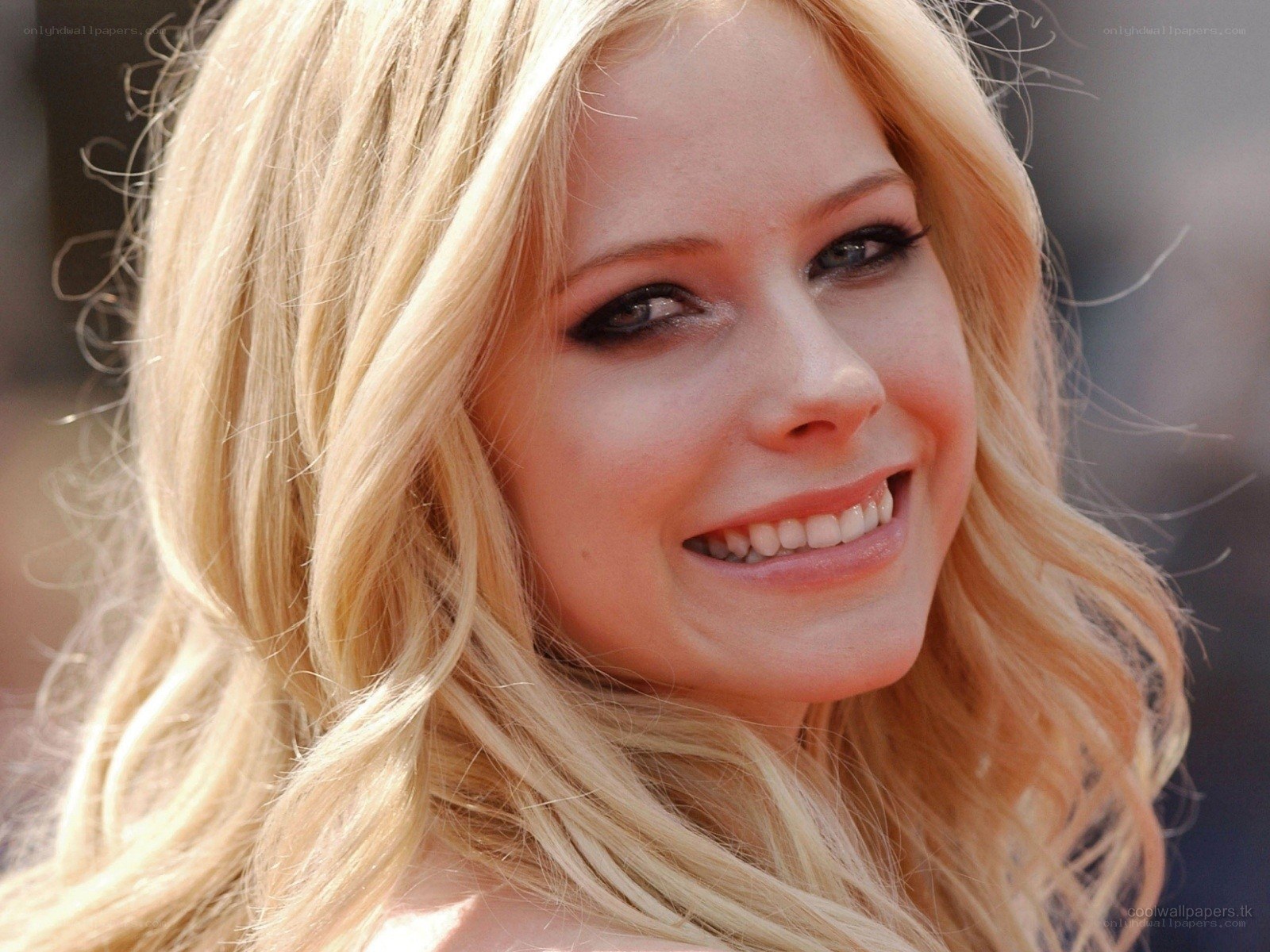 Avril Lavigne smiling portrait