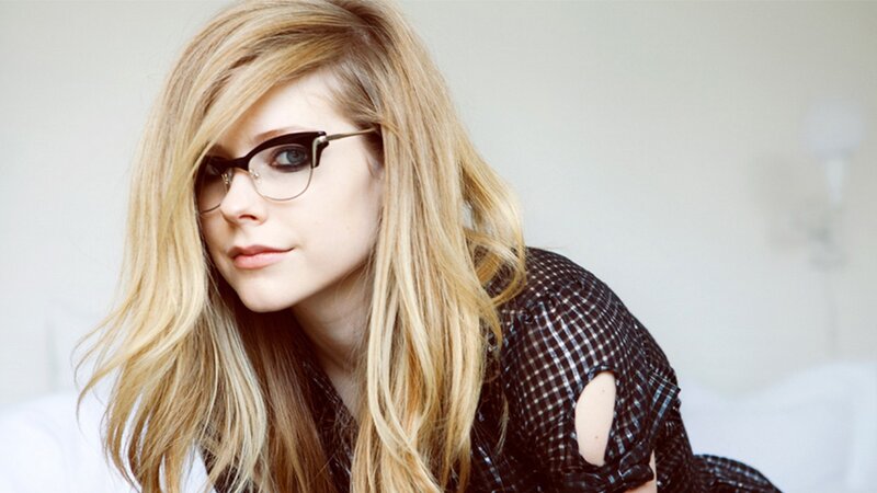 Avril Lavigne wearing glasses