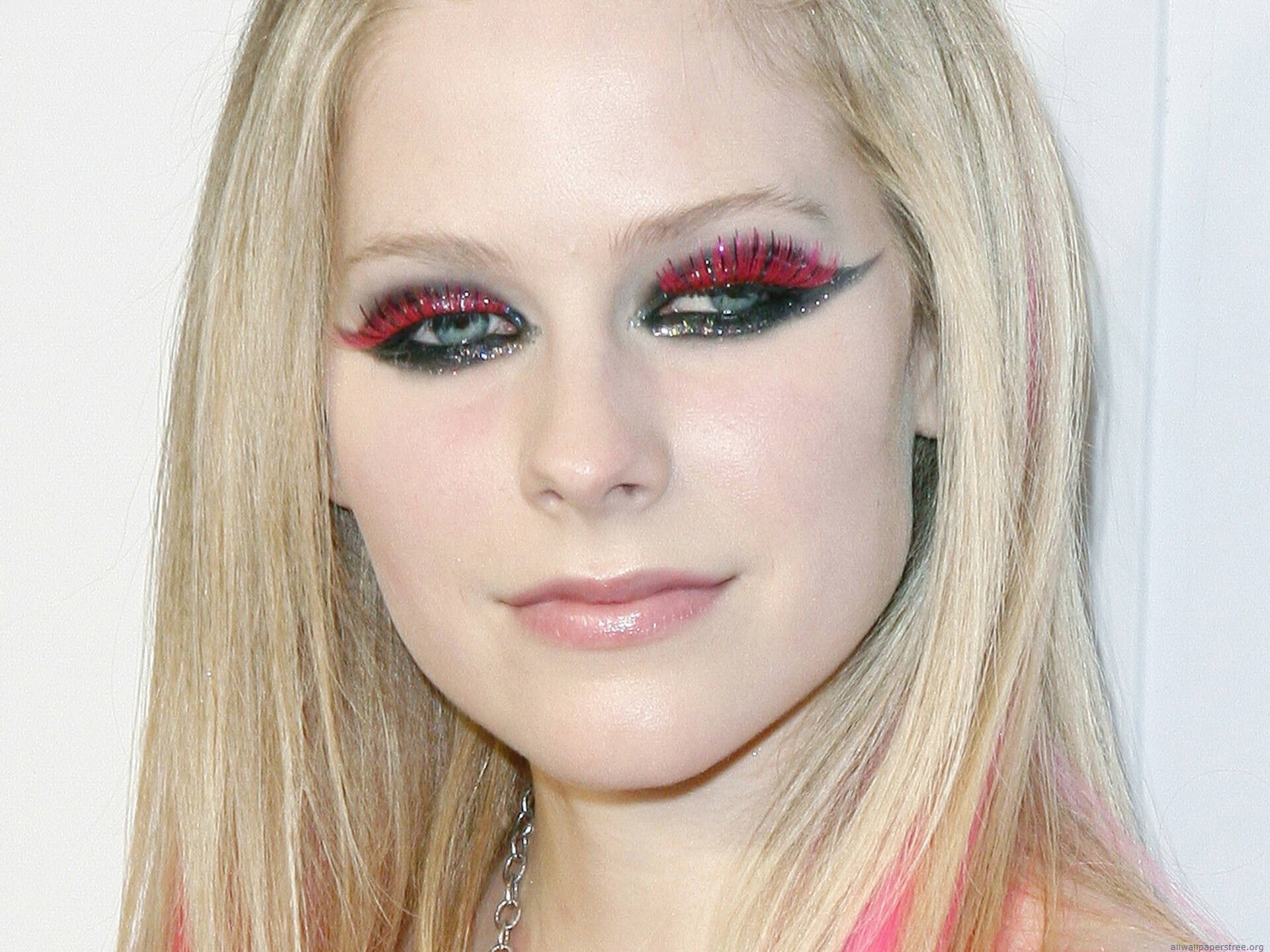 Avril Lavigne with bold makeup