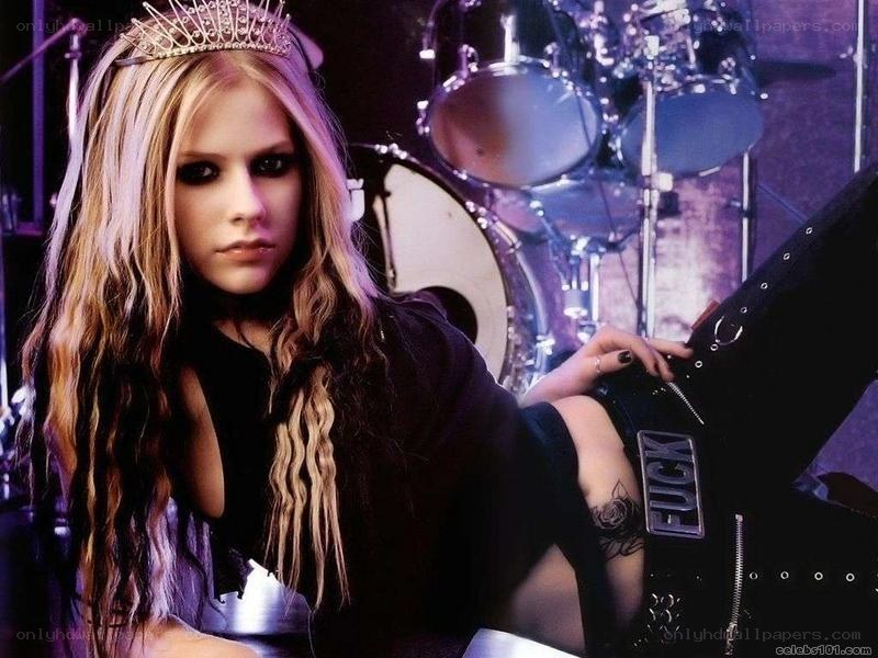 Avril Lavigne with crown