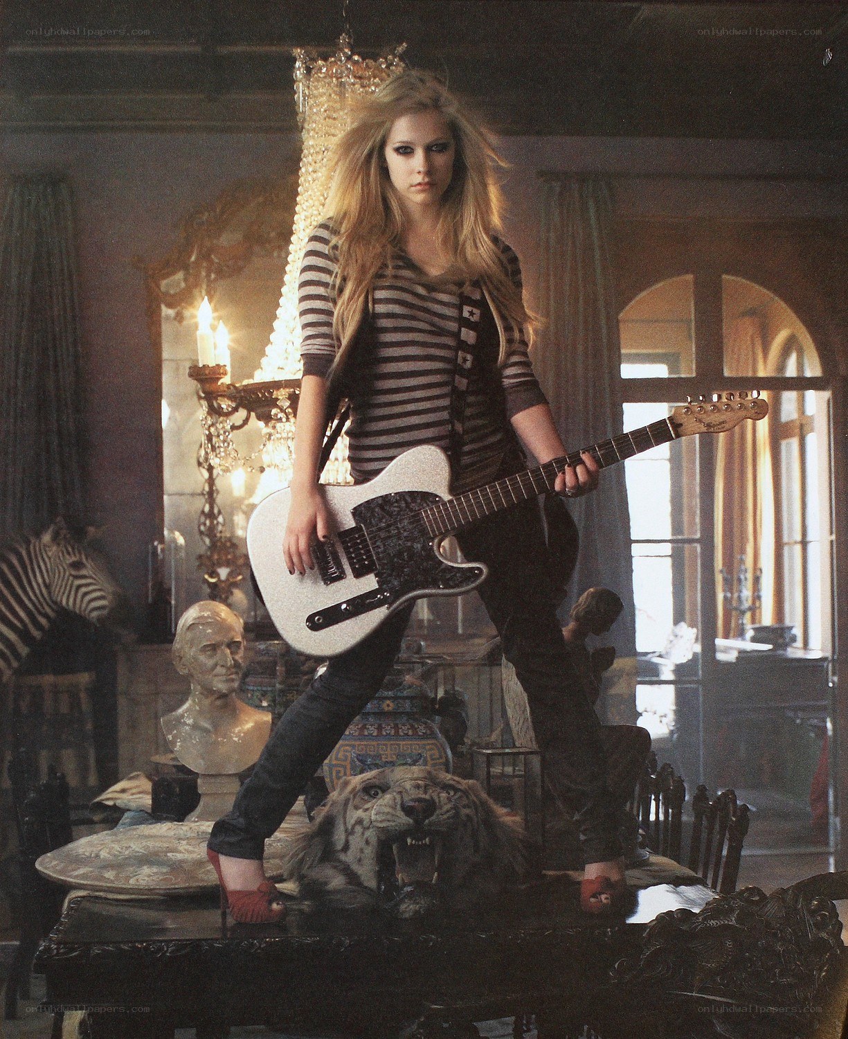 Avril Lavigne with guitar