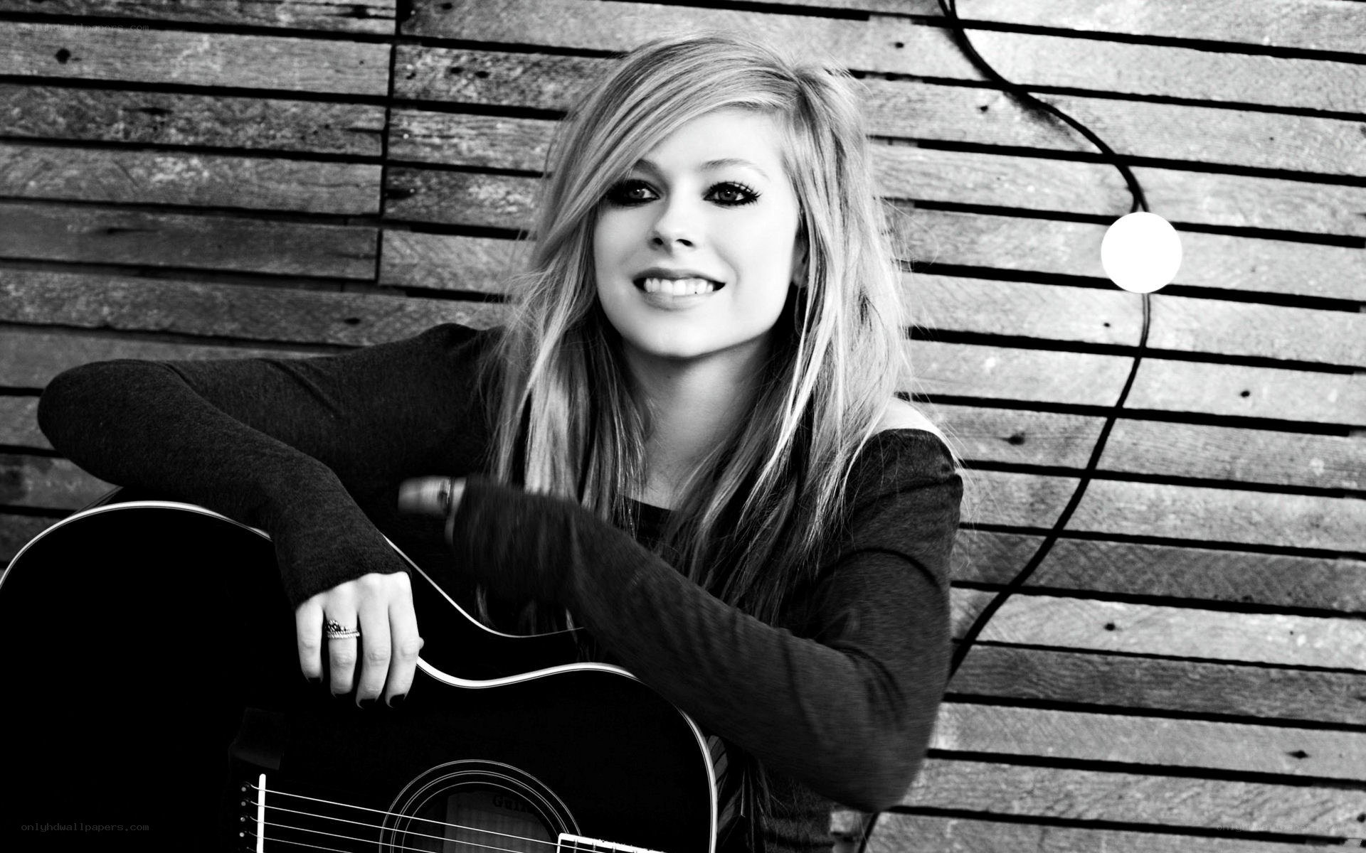 Avril Lavigne with guitar
