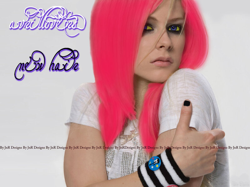 Avril Lavigne with pink hair