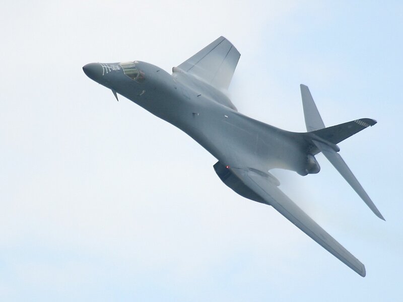 B-1 Lancer Bomber — Gray, Dynamic