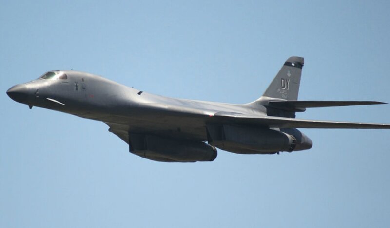 B-1 Lancer Bomber — Gray, Neutral, Afternoon