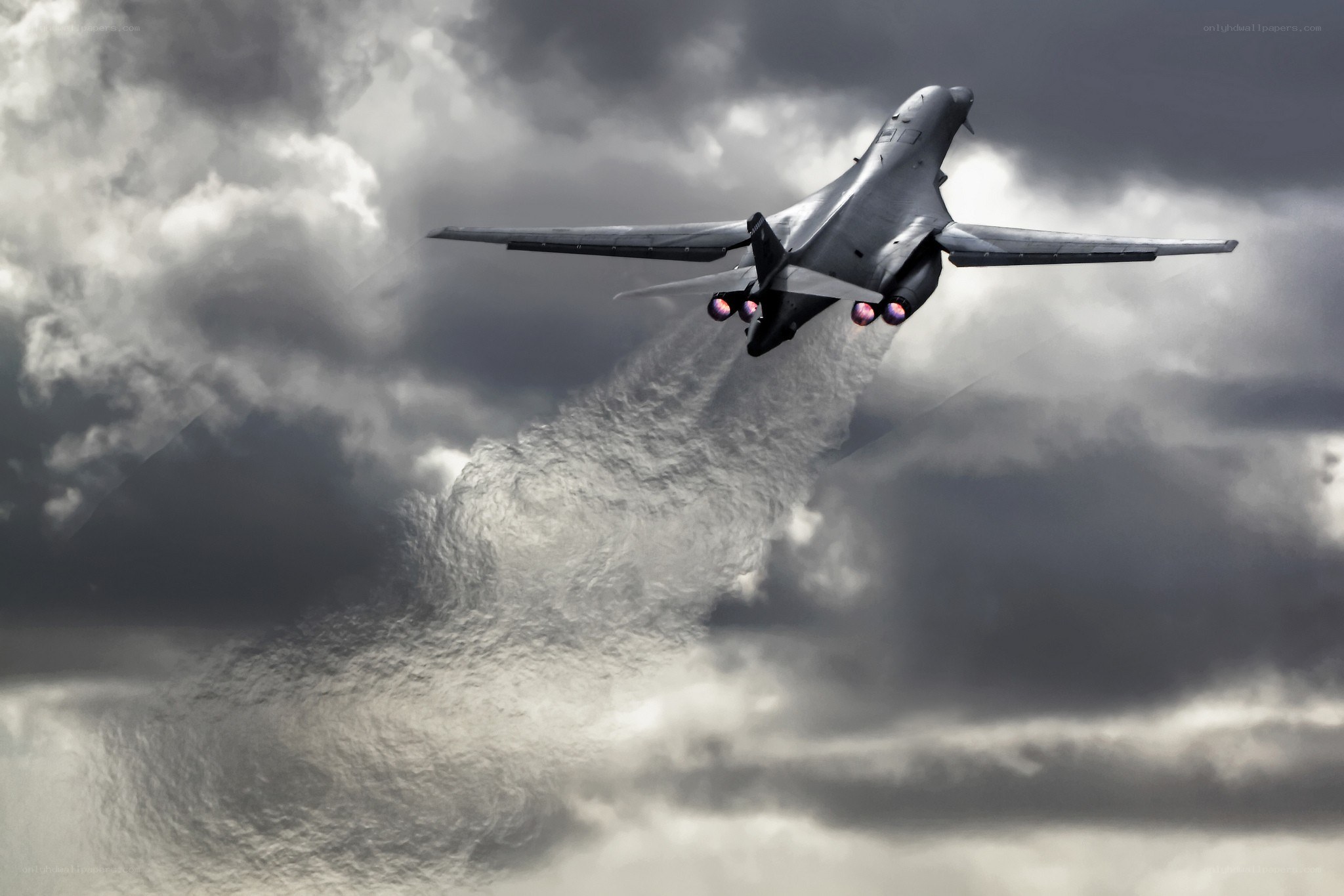 B-1 Lancer bomber in flight