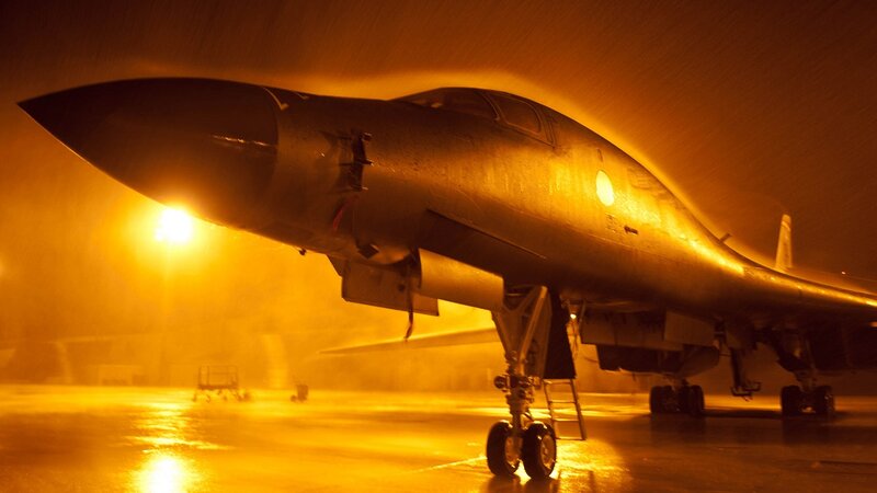 B-1 Lancer Bomber — Yellow