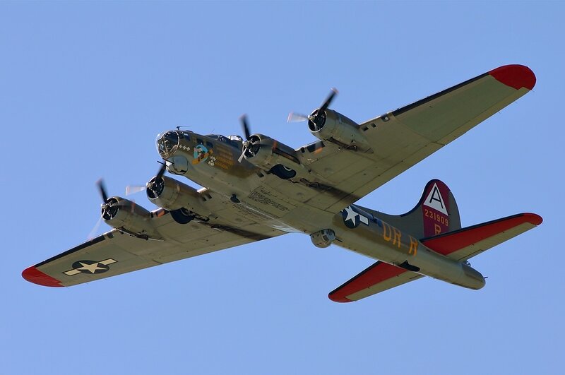 B-17 Bomber Aircraft — Blue, Clear, Afternoon, Photograph, Propellers, Sky