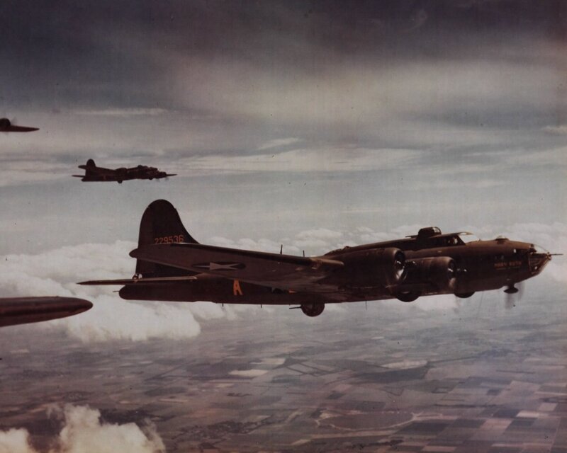 B-17 Bomber Formation — Gray