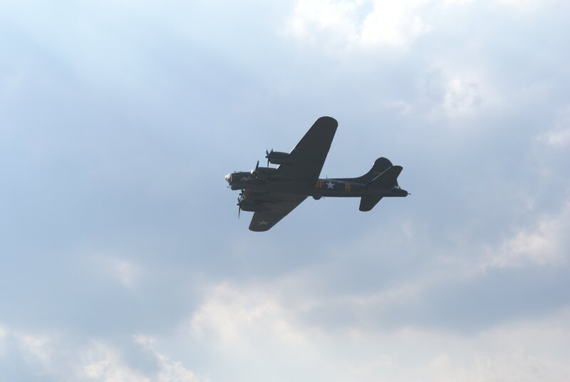 B-17 bomber in flight