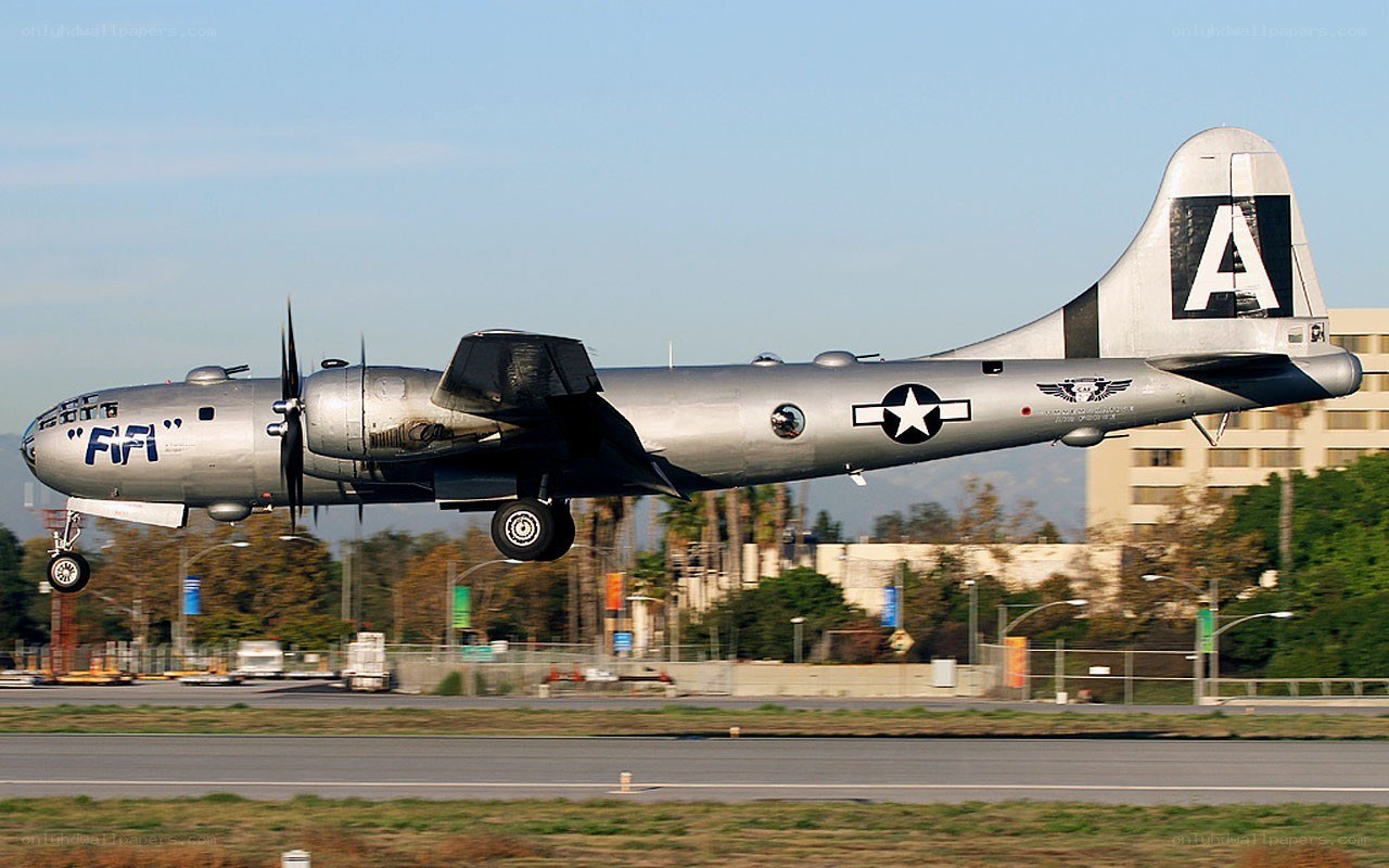 B-17 bomber in flight