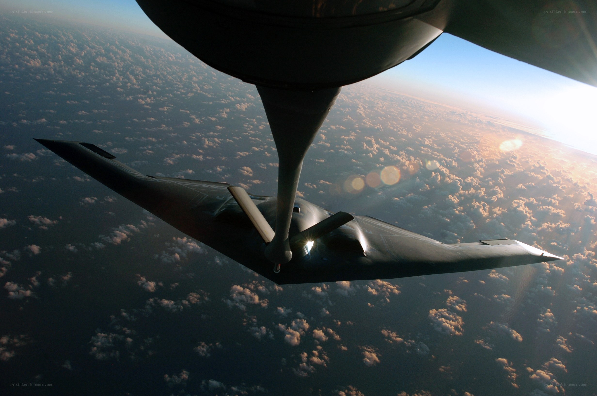 B-2 Spirit bomber refueling