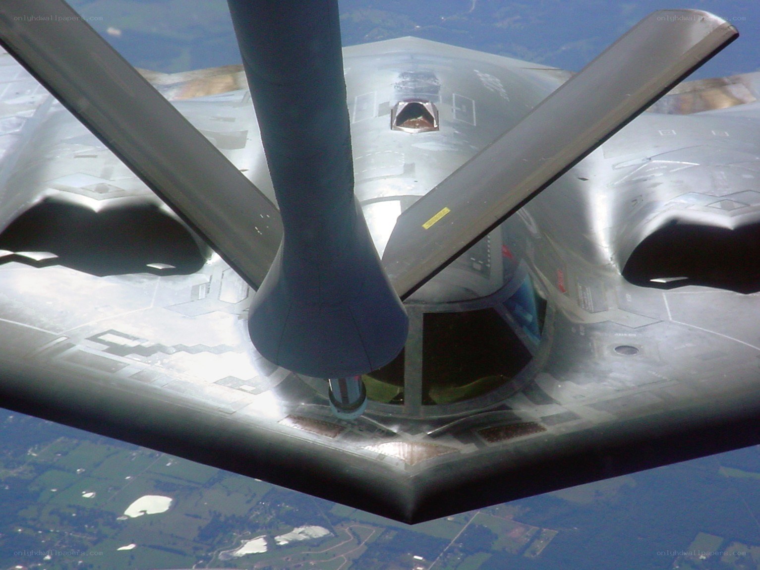 B-2 Spirit bomber refueling