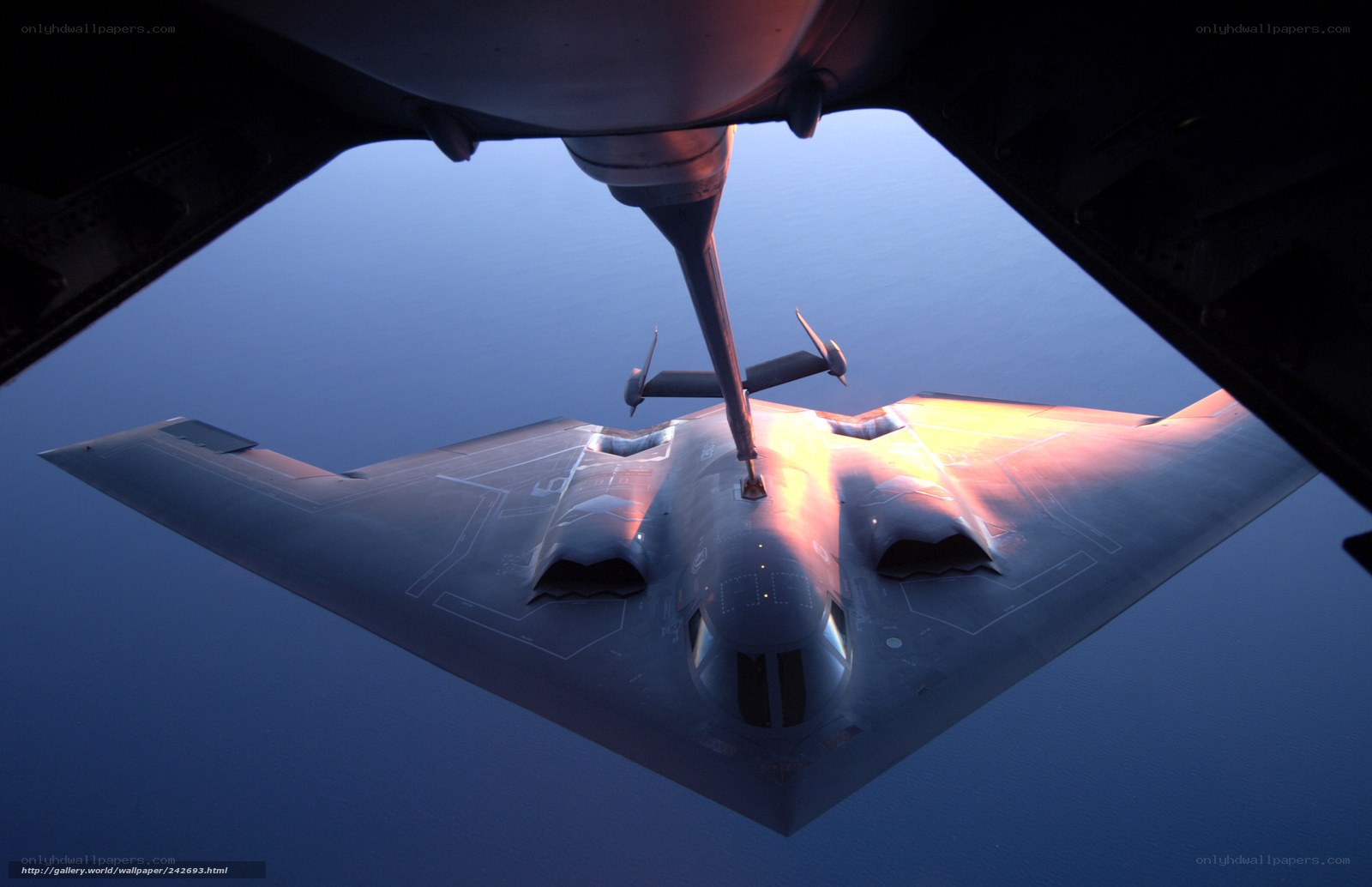 B-2 Spirit bomber refueling