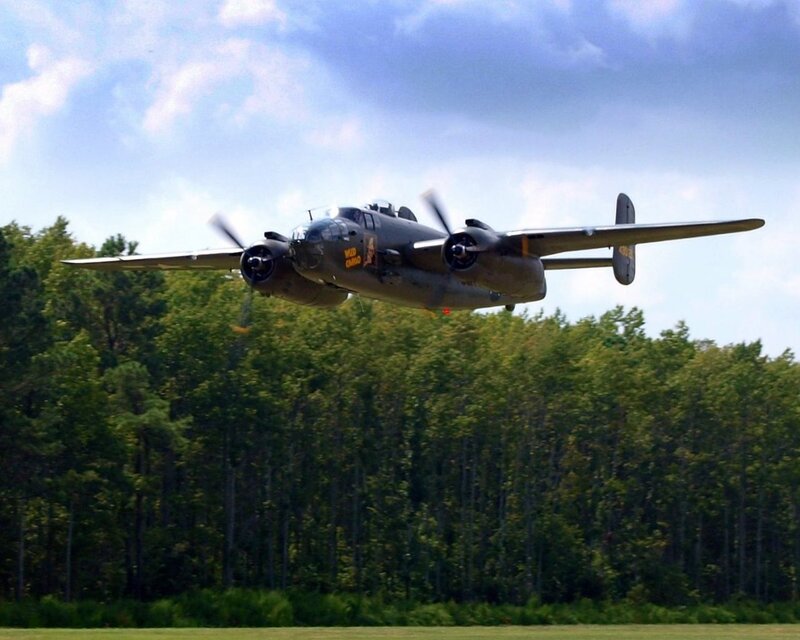 B-25 Bomber Aircraft — Green, Dynamic