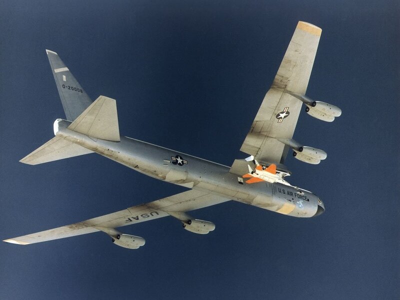 B-52 bomber with X-15 rocket