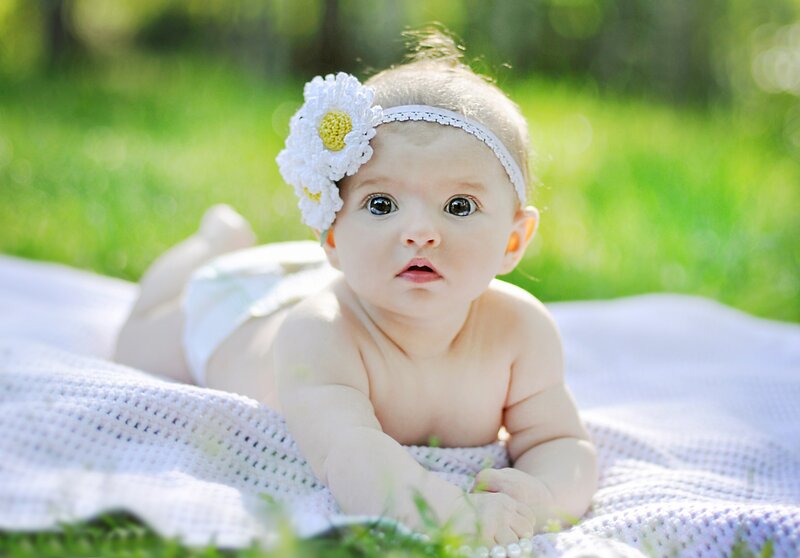 Baby Girl on Blanket — Green