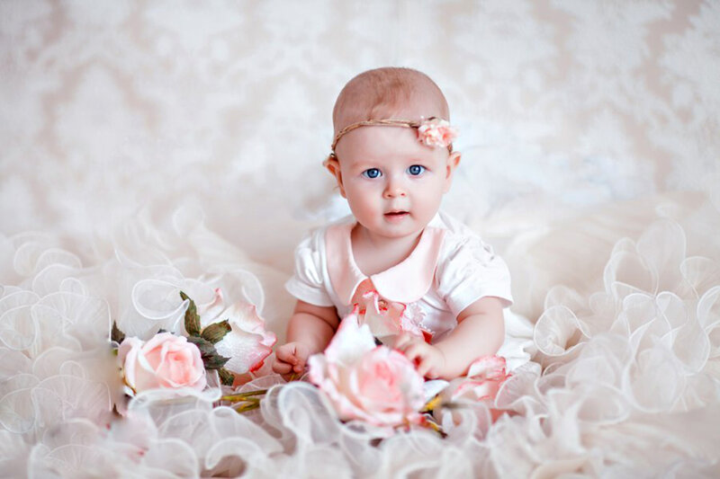 Baby Girl with Flowers — Pink