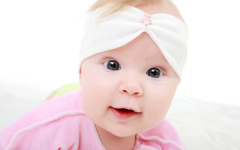 baby girl with headband