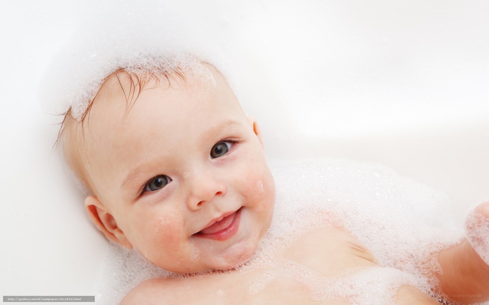 baby in bubble bath