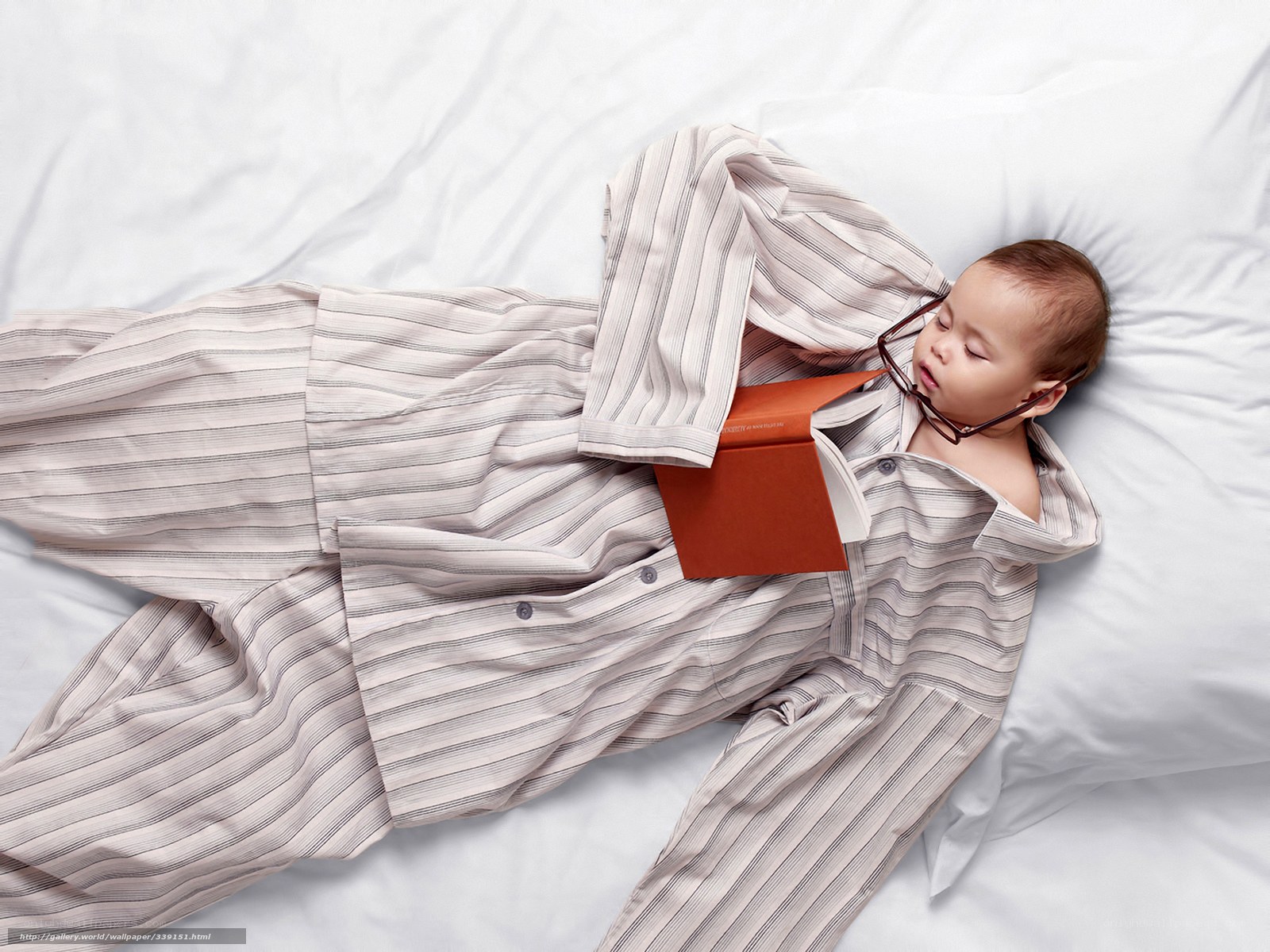 Baby in pajamas sleeping