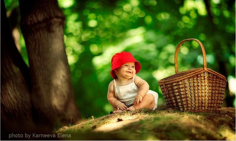 Baby in Red Hat — Green