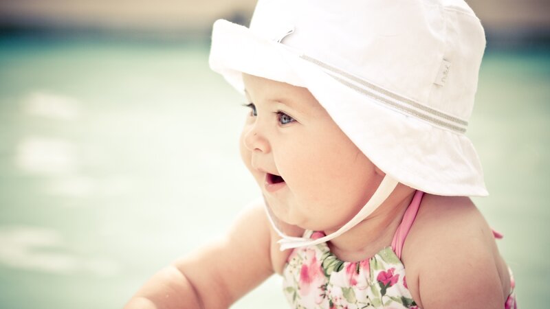 Baby in Sun Hat — White