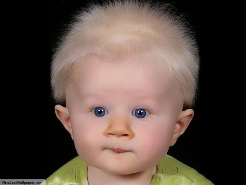 baby with blue eyes