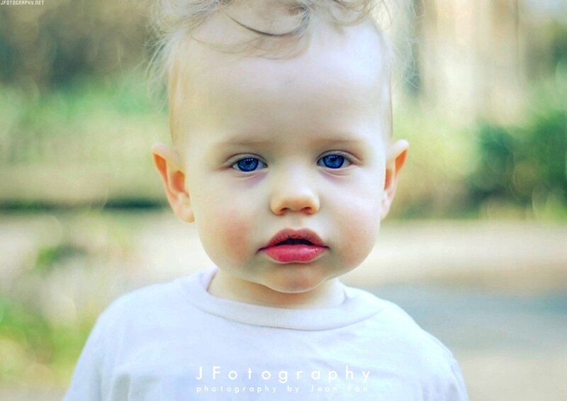 baby with blue eyes