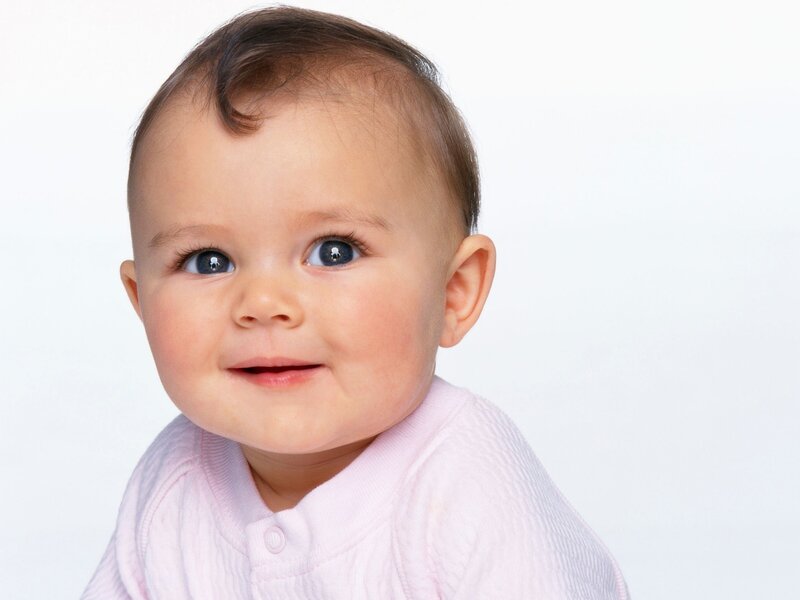 baby with blue eyes