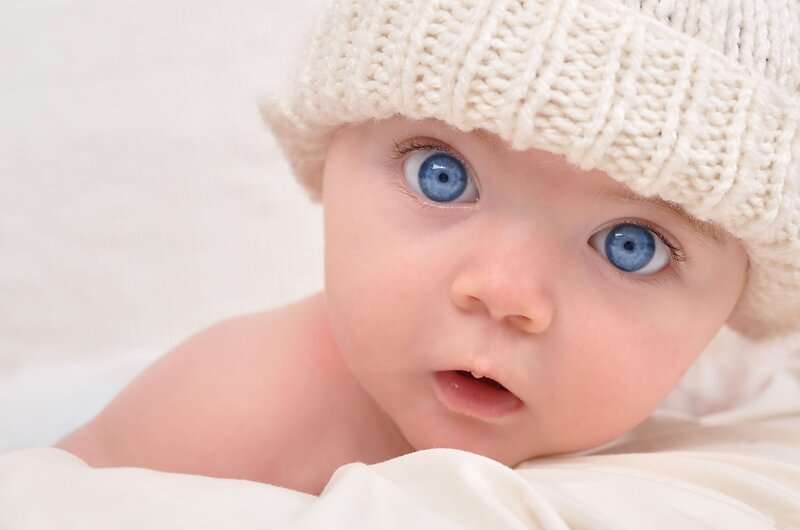 baby with blue eyes