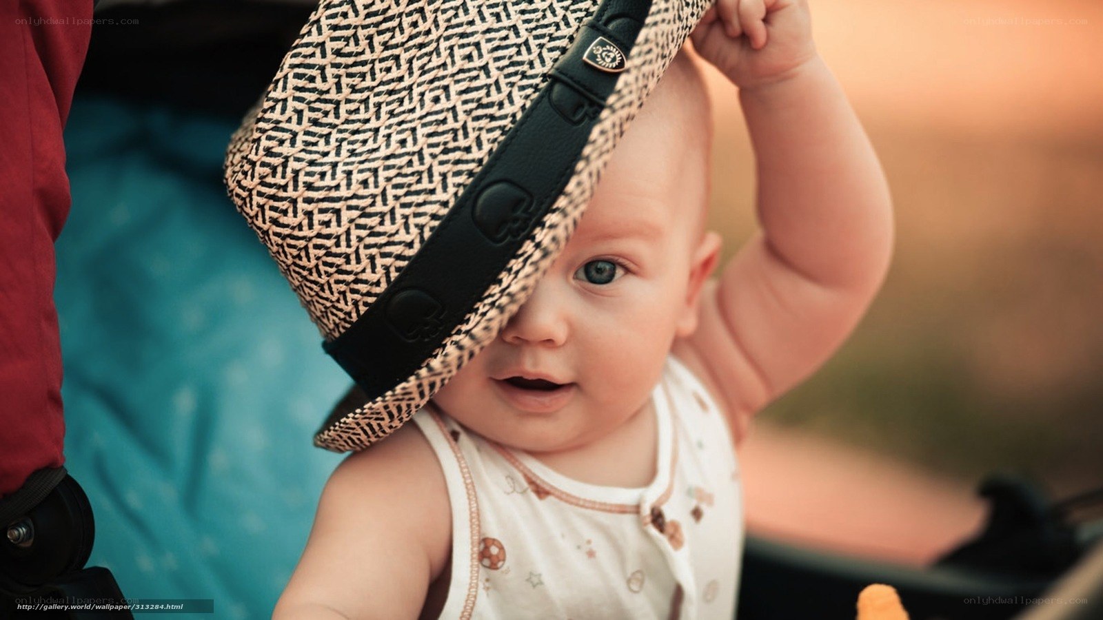 Baby with straw hat