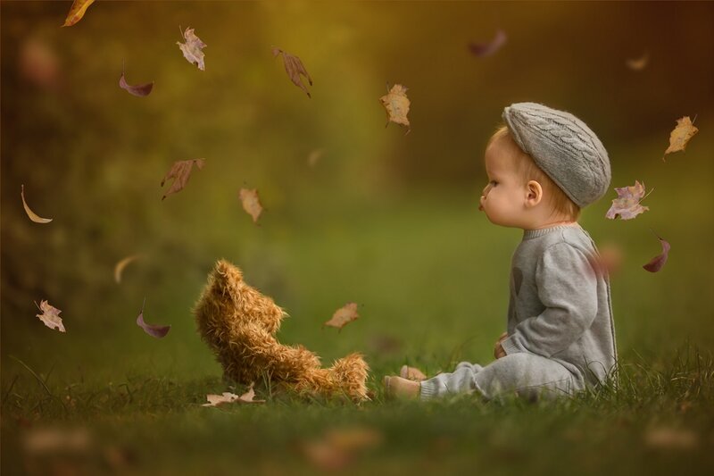 Baby with Teddy Bear — Green, Serene