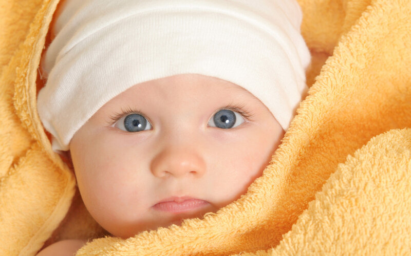 Baby Wrapped in Towel — Yellow, Calm