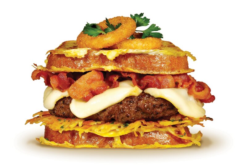 Bacon cheeseburger with onion rings