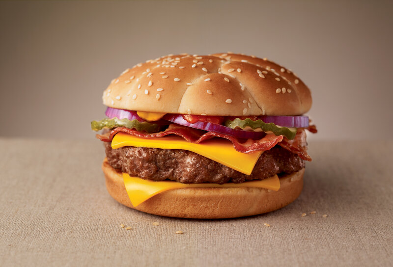 Bacon cheeseburger with toppings