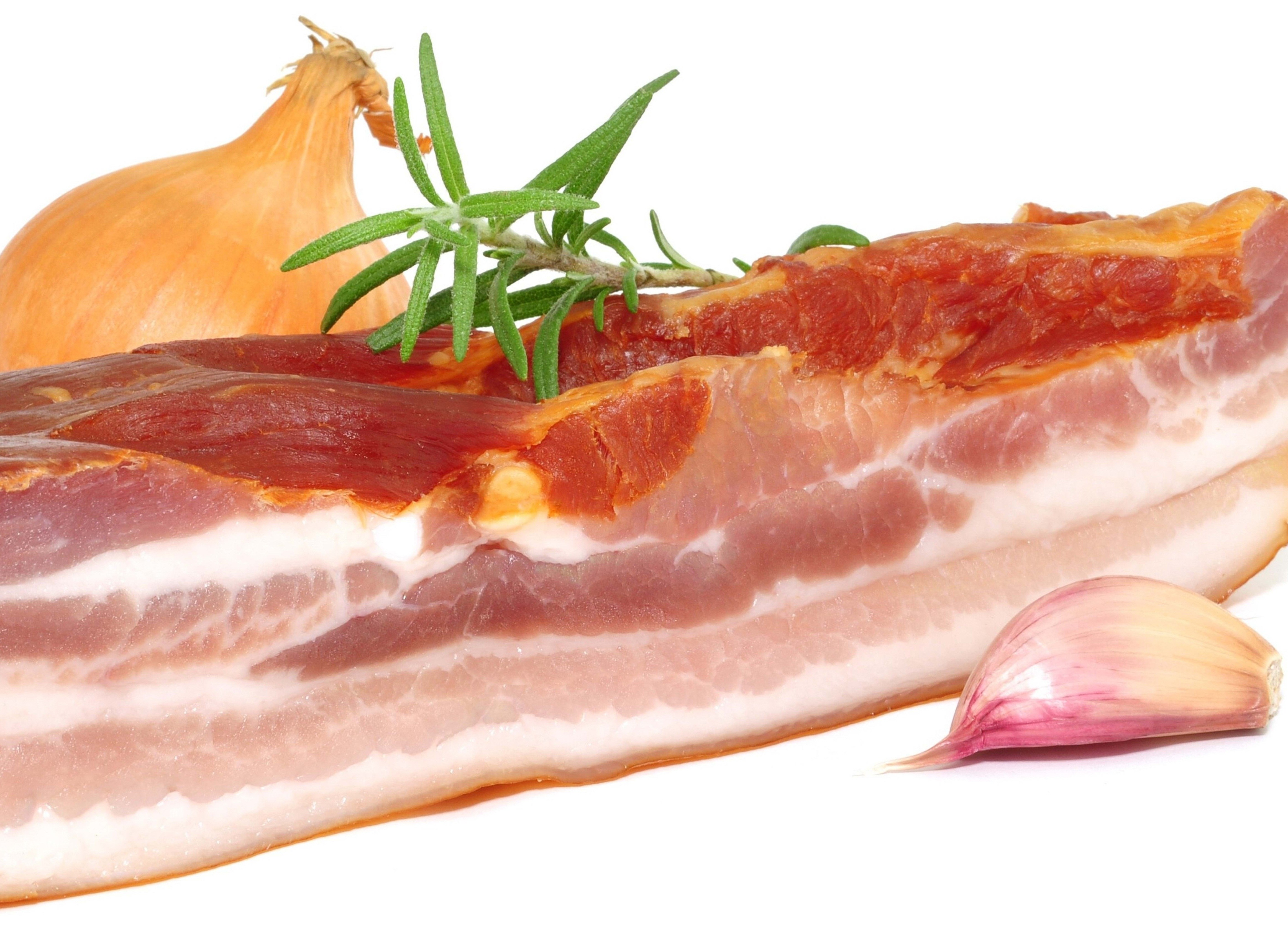 Bacon with herbs and garlic
