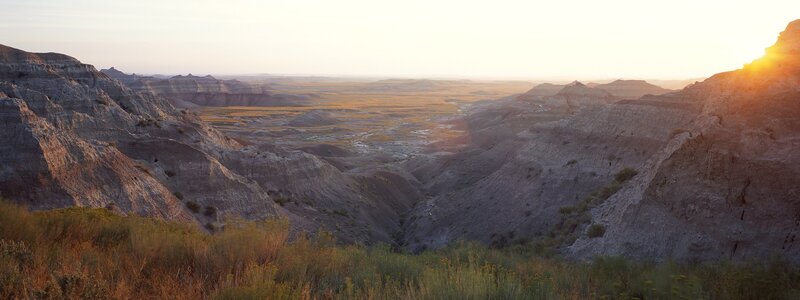 Badlands Canyon Landscape — Brown, Serene