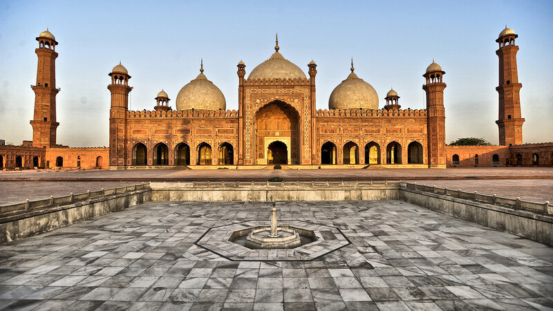 Badshahi Mosque at dawn