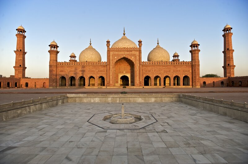Badshahi Mosque — Beige