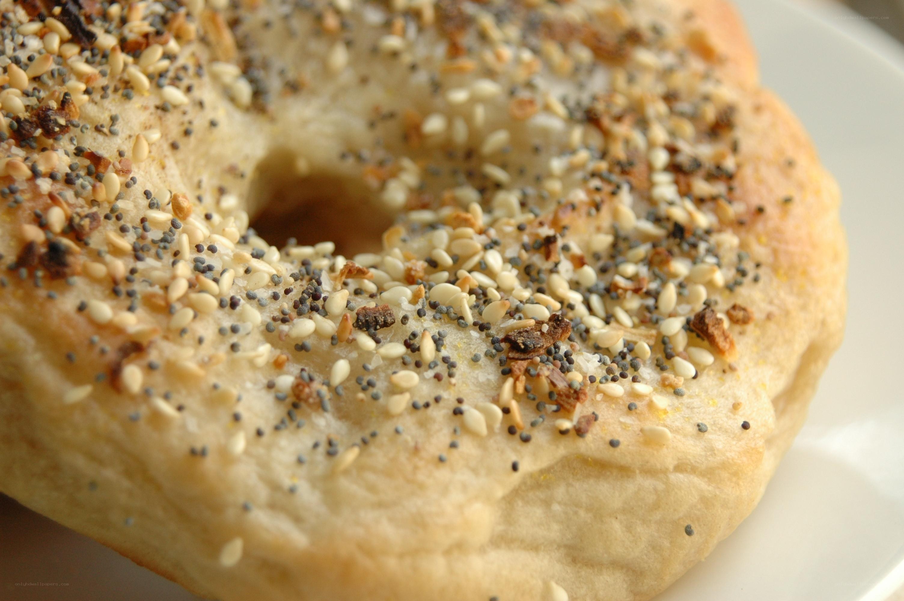 bagel with seeds